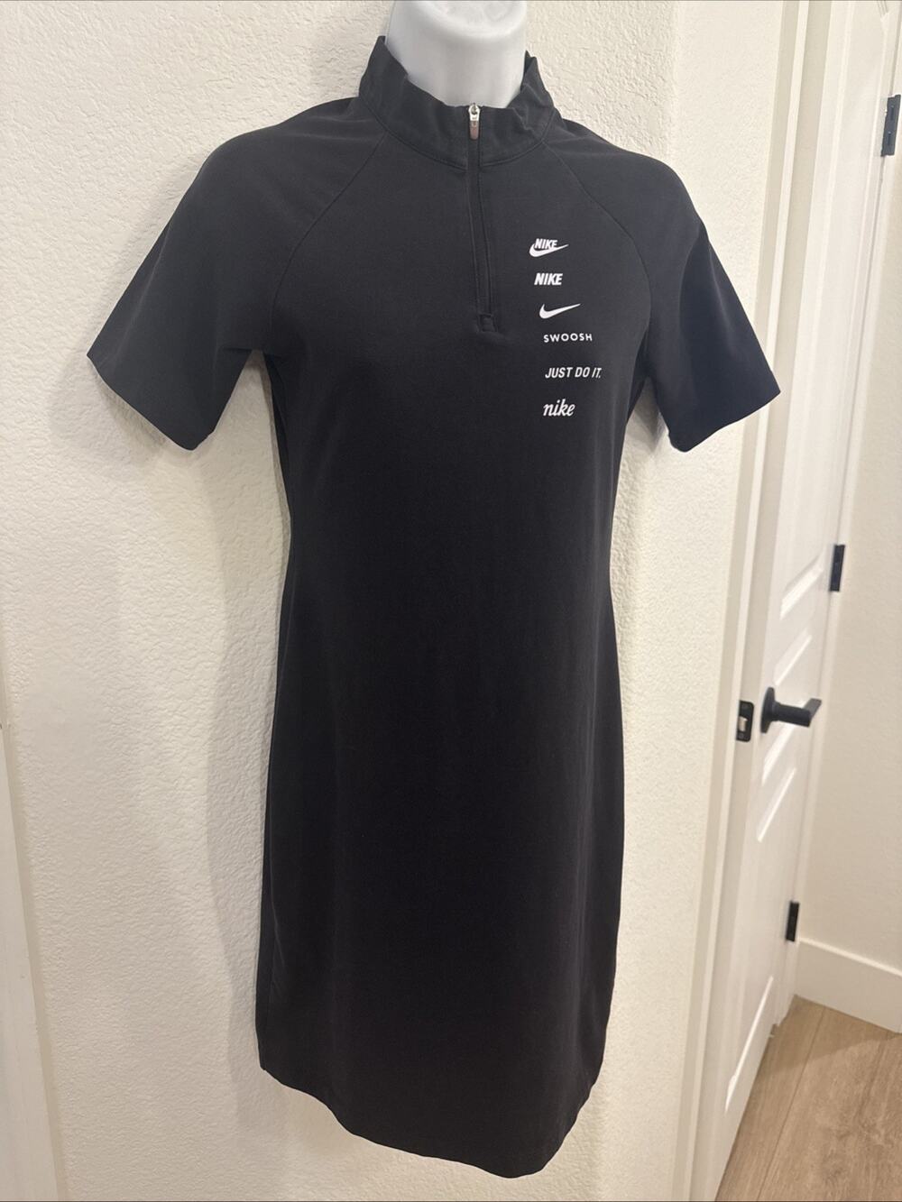 Nike Womens T-Shirt Dress Nike Swoosh Just Do It Black/White Sz S